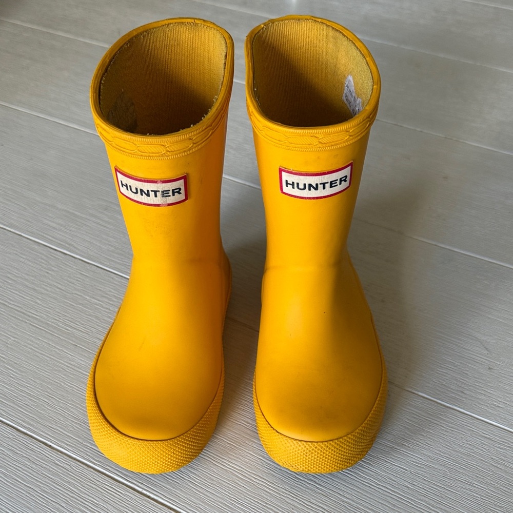 Hunter Yellow Boots: Size 7